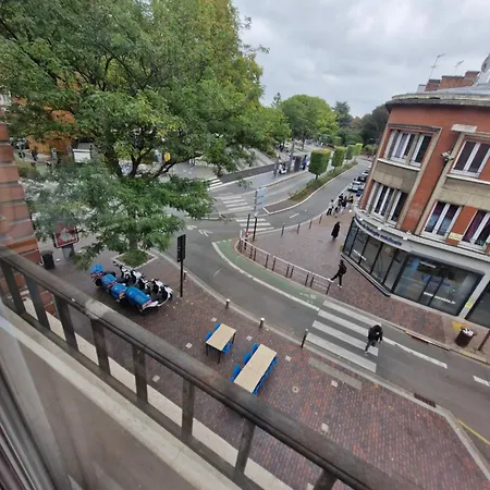 Au 5 Place Carnot *